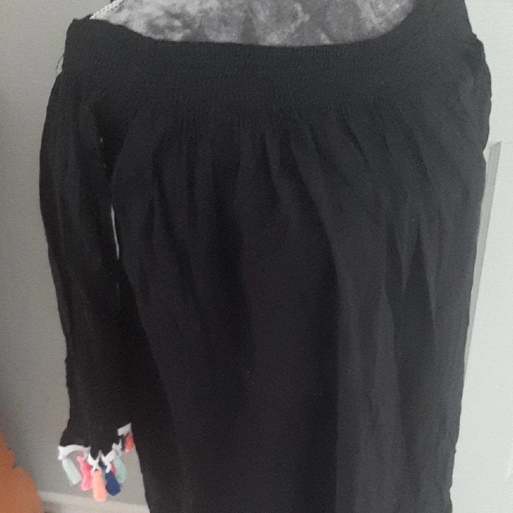 COTTON💐Cute Off Shoulder with Colorful Tassels Size Medium - Picture 6 of 7